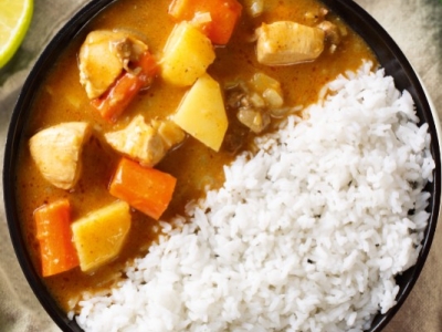 Curry japonais au poulet, carottes et pommes de terre